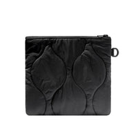POCHETTE PLATE MATELASSÉE POM L (NOIR) | RECYCLÉ